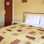 キャッスル ゲストハウス 4*