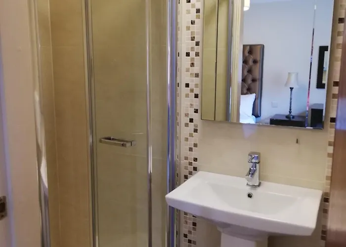 Castle بيت ضيافة