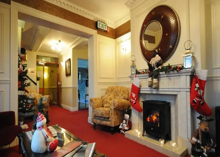 Castle Πανσιόν 4*